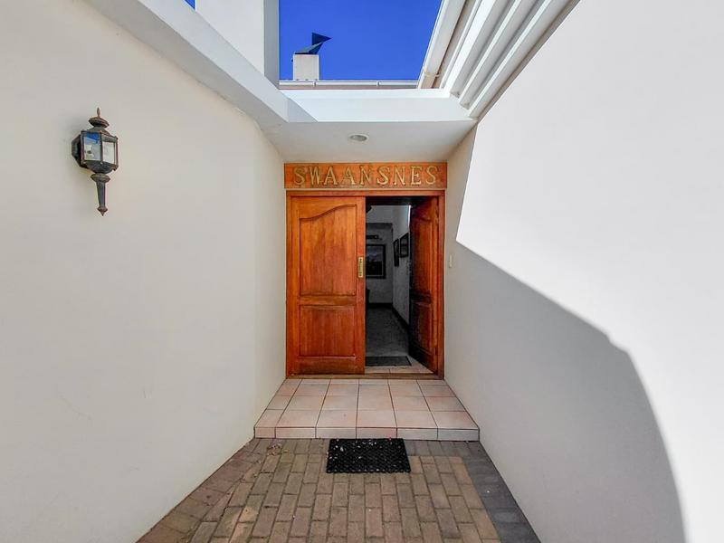 5 Bedroom Property for Sale in Stilbaai Wes Western Cape